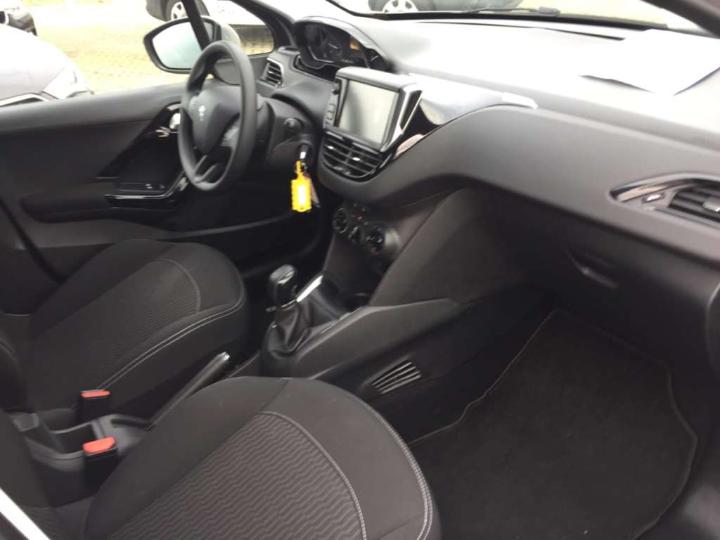 Photo 3 VIN: VF3CCBHY6HW179771 - PEUGEOT 208 