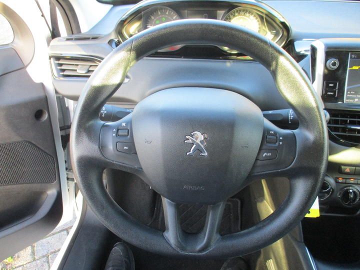 Photo 15 VIN: VF3CCHMZ6JT057941 - PEUGEOT 208 HATCHBACK 