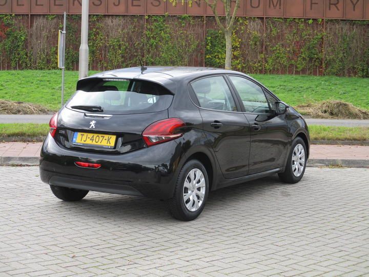 Photo 2 VIN: VF3CCHMZ6JT067913 - PEUGEOT 208 HATCHBACK 