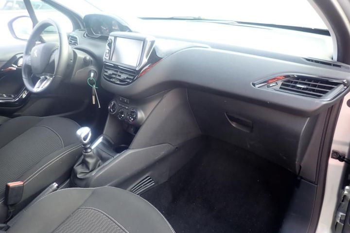 Photo 5 VIN: VF3CCYHYSJW107825 - PEUGEOT 208 5P AFFAIRE (2 SEATS) 