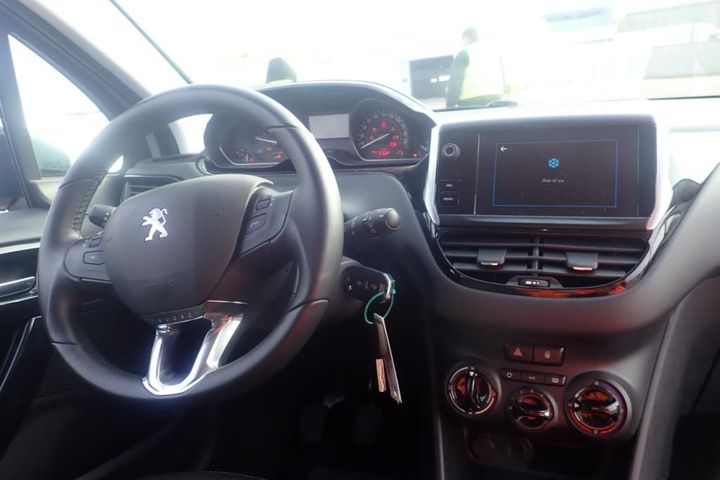 Photo 7 VIN: VF3CCYHYSJW107825 - PEUGEOT 208 5P AFFAIRE (2 SEATS) 