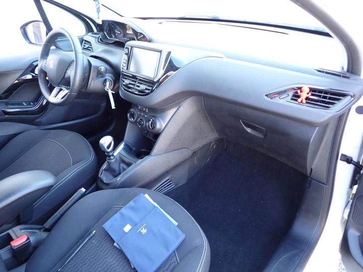 Photo 6 VIN: VF3CCYHYSJW157998 - PEUGEOT 208 