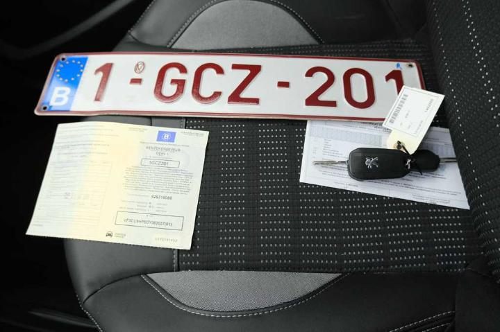 Photo 4 VIN: VF3CU9HP0DY083037 - PEUGEOT 2008 &#3913 