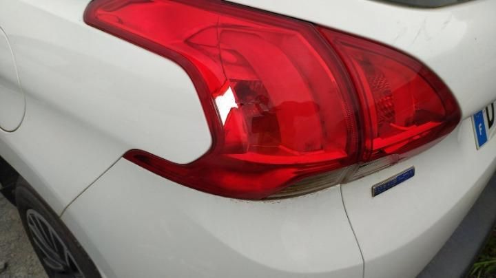 Photo 27 VIN: VF3CUBHY6FY134218 - PEUGEOT 2008 SUV 