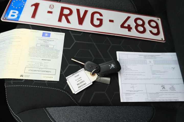 Photo 4 VIN: VF3CUBHY6HY005798 - PEUGEOT 2008 FL&#3916 