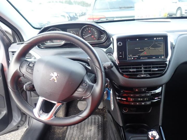 Photo 8 VIN: VF3CUBHYMHY186324 - PEUGEOT 2008 