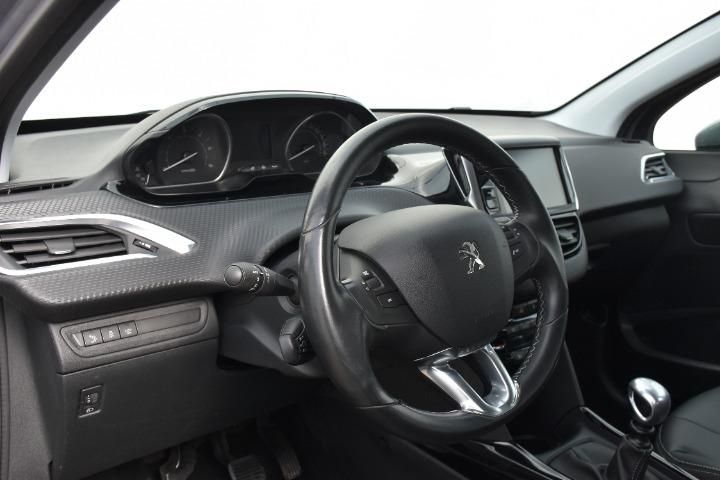 Photo 11 VIN: VF3CUBHZMHY131908 - PEUGEOT 2008 SUV 