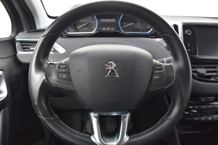 Photo 13 VIN: VF3CUBHZMHY131908 - PEUGEOT 2008 SUV 