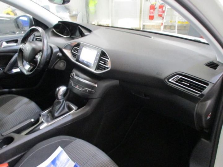 Photo 5 VIN: VF3LBBHYBHS364497 - PEUGEOT 308 5P AFFAIRE (2 SEATS) 