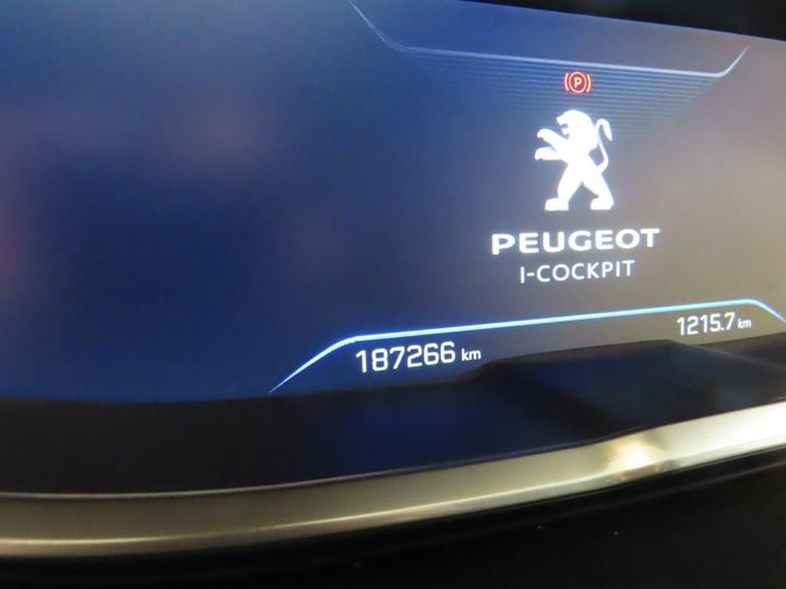 Photo 4 VIN: VF3MRHNYHHL061164 - PEUGEOT 5008 