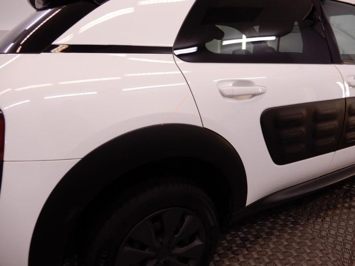 Photo 22 VIN: VF70BBHYBFE560235 - CITROEN C4 CACTUS 