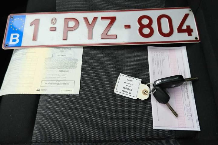 Photo 4 VIN: VF70BBHYHGE556889 - CITROEN C4 CACTUS &#3914 