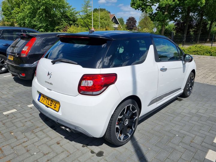 Photo 2 VIN: VF7SA5FV8CW513940 - CITROEN DS3 