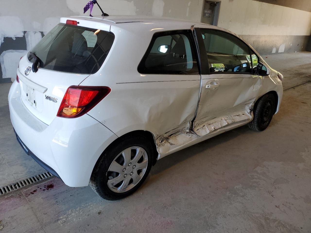 Photo 2 VIN: VNKJTUD30FA021626 - TOYOTA YARIS 