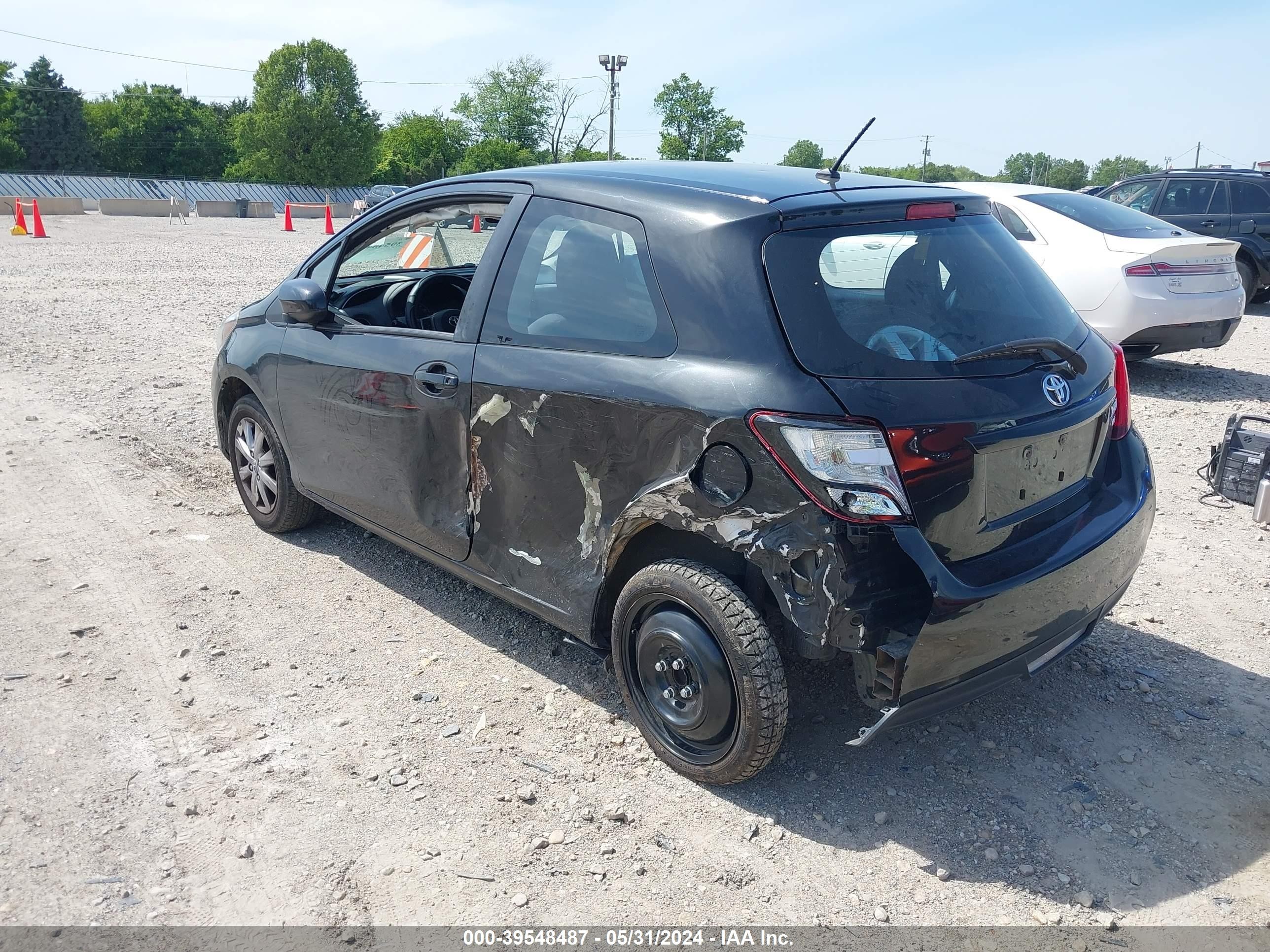 Photo 2 VIN: VNKJTUD34FA054077 - TOYOTA YARIS 