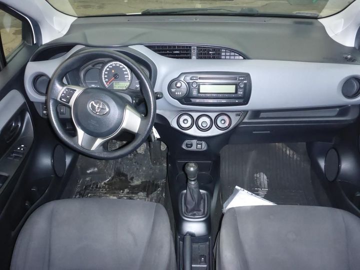 Photo 5 VIN: VNKKC0D380A105049 - TOYOTA YARIS 