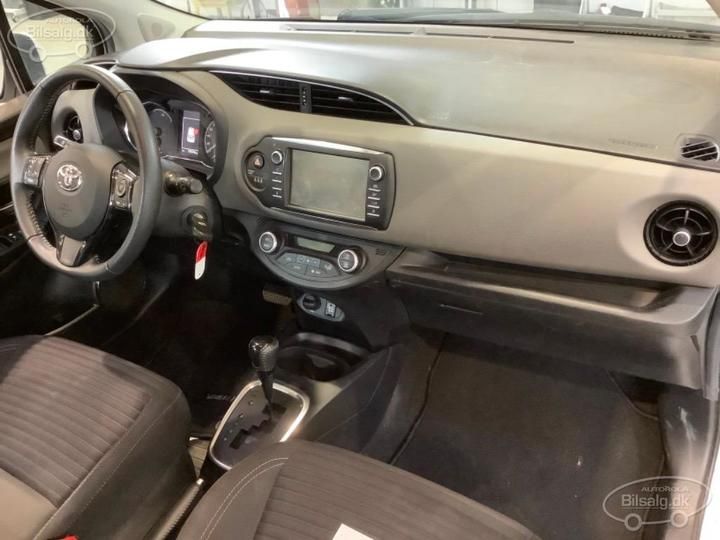 Photo 5 VIN: VNKKD3D330A650557 - TOYOTA YARIS HATCHBACK 