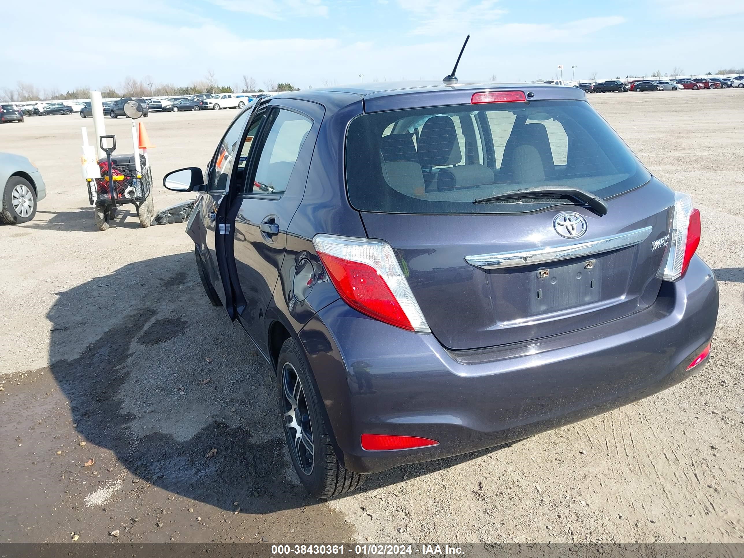 Photo 2 VIN: VNKKTUD30EA006451 - TOYOTA YARIS 