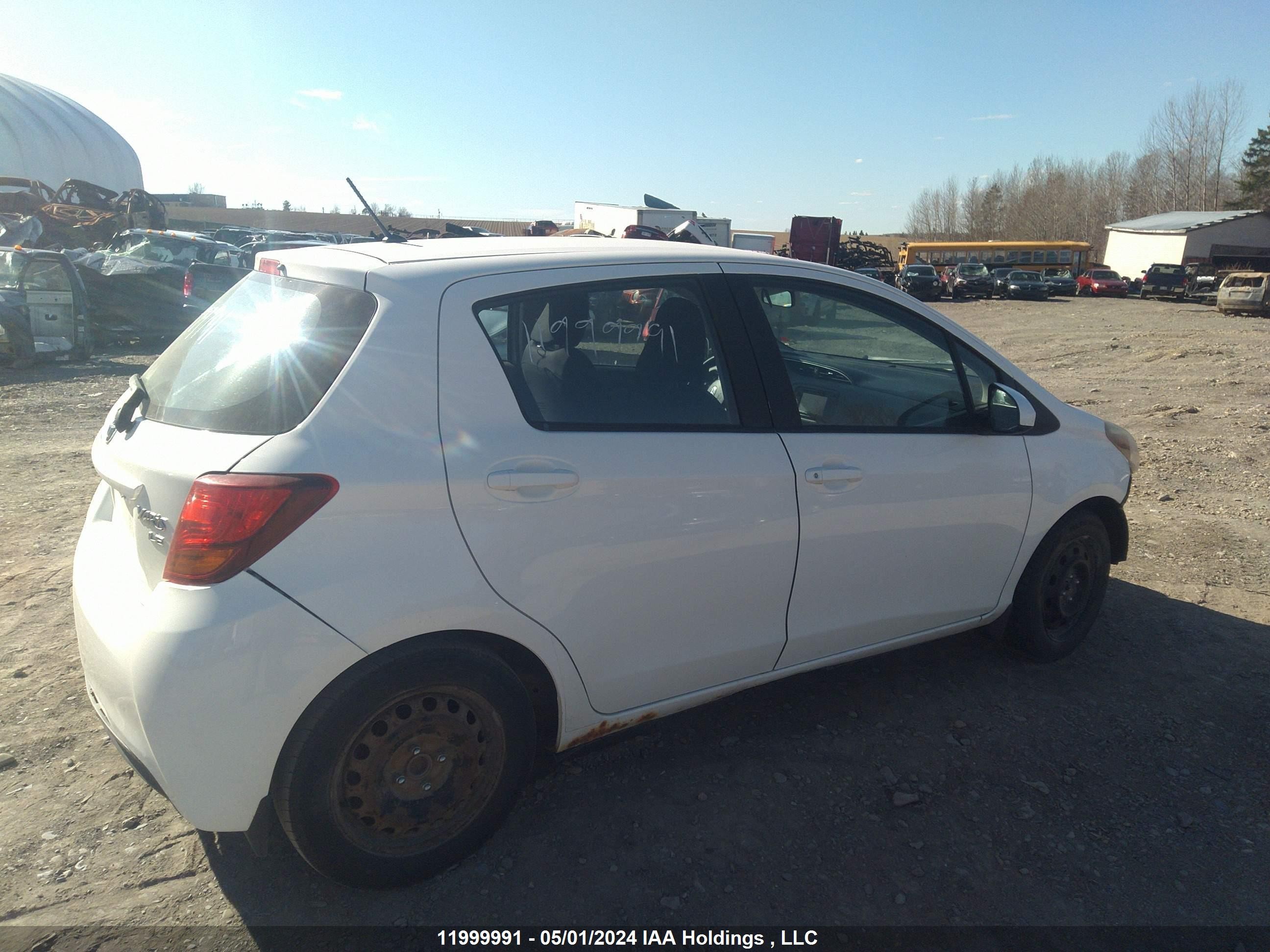 Photo 3 VIN: VNKKTUD30FA022960 - TOYOTA YARIS 