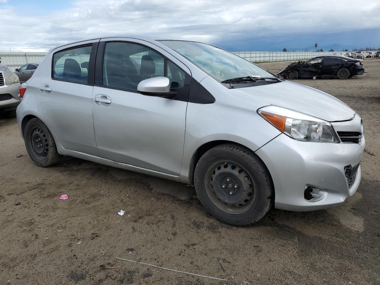 Photo 3 VIN: VNKKTUD31EA011190 - TOYOTA YARIS 