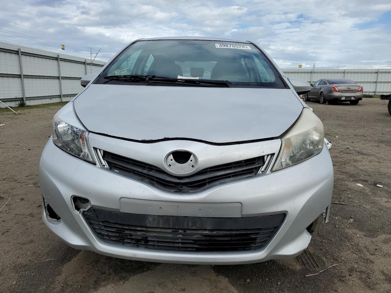 Photo 4 VIN: VNKKTUD31EA011190 - TOYOTA YARIS 