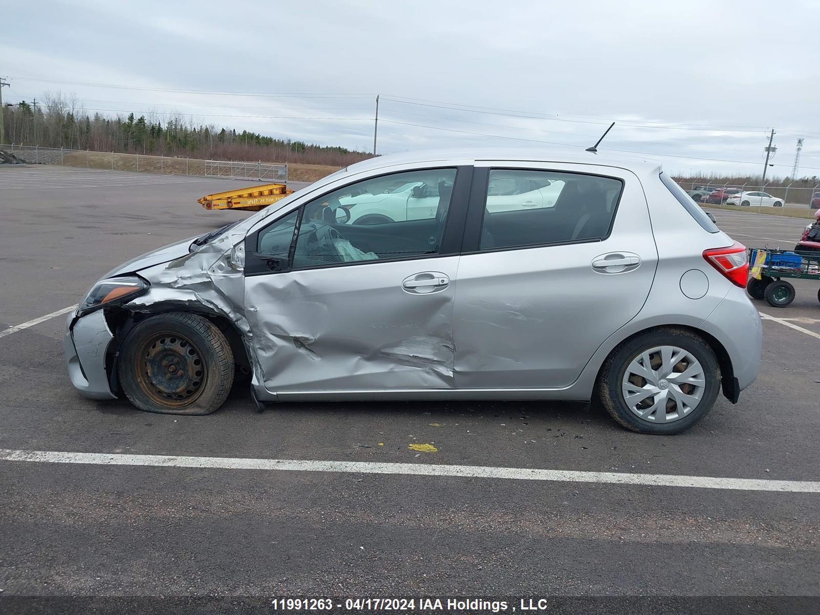 Photo 13 VIN: VNKKTUD32JA090587 - TOYOTA YARIS 