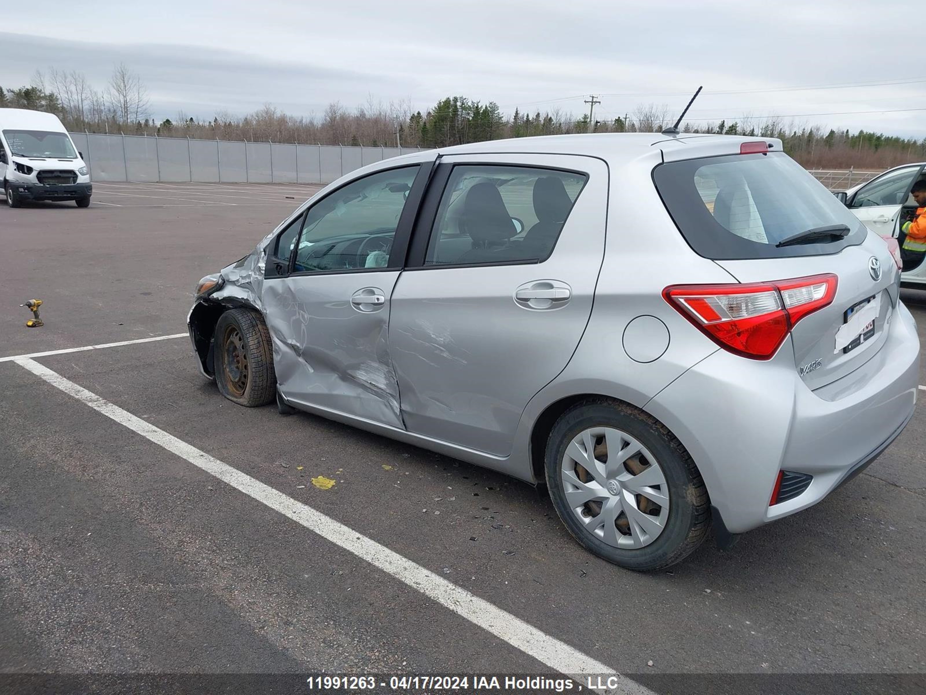 Photo 2 VIN: VNKKTUD32JA090587 - TOYOTA YARIS 