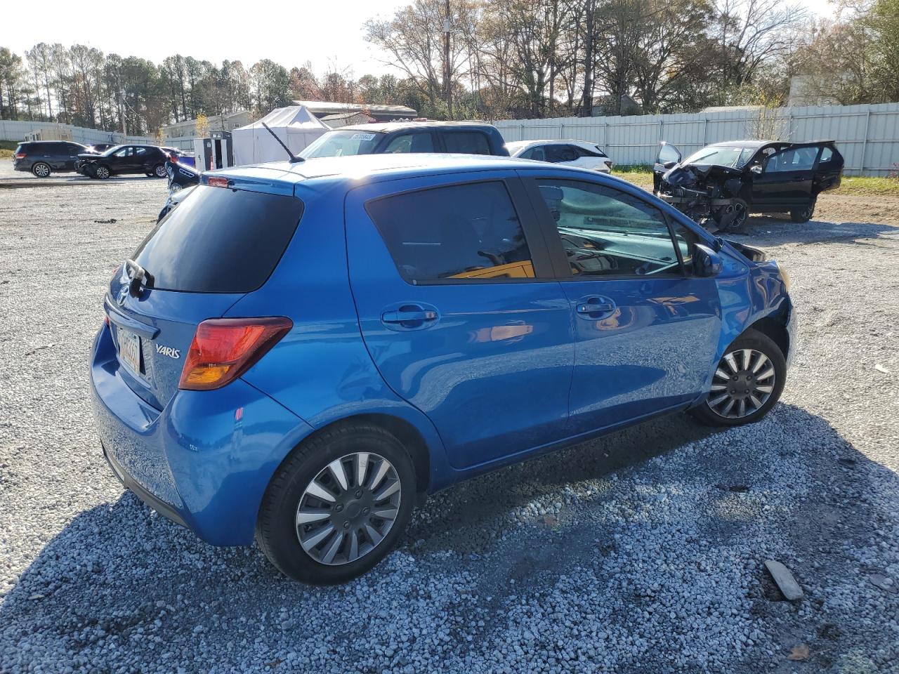 Photo 2 VIN: VNKKTUD33FA039655 - TOYOTA YARIS 