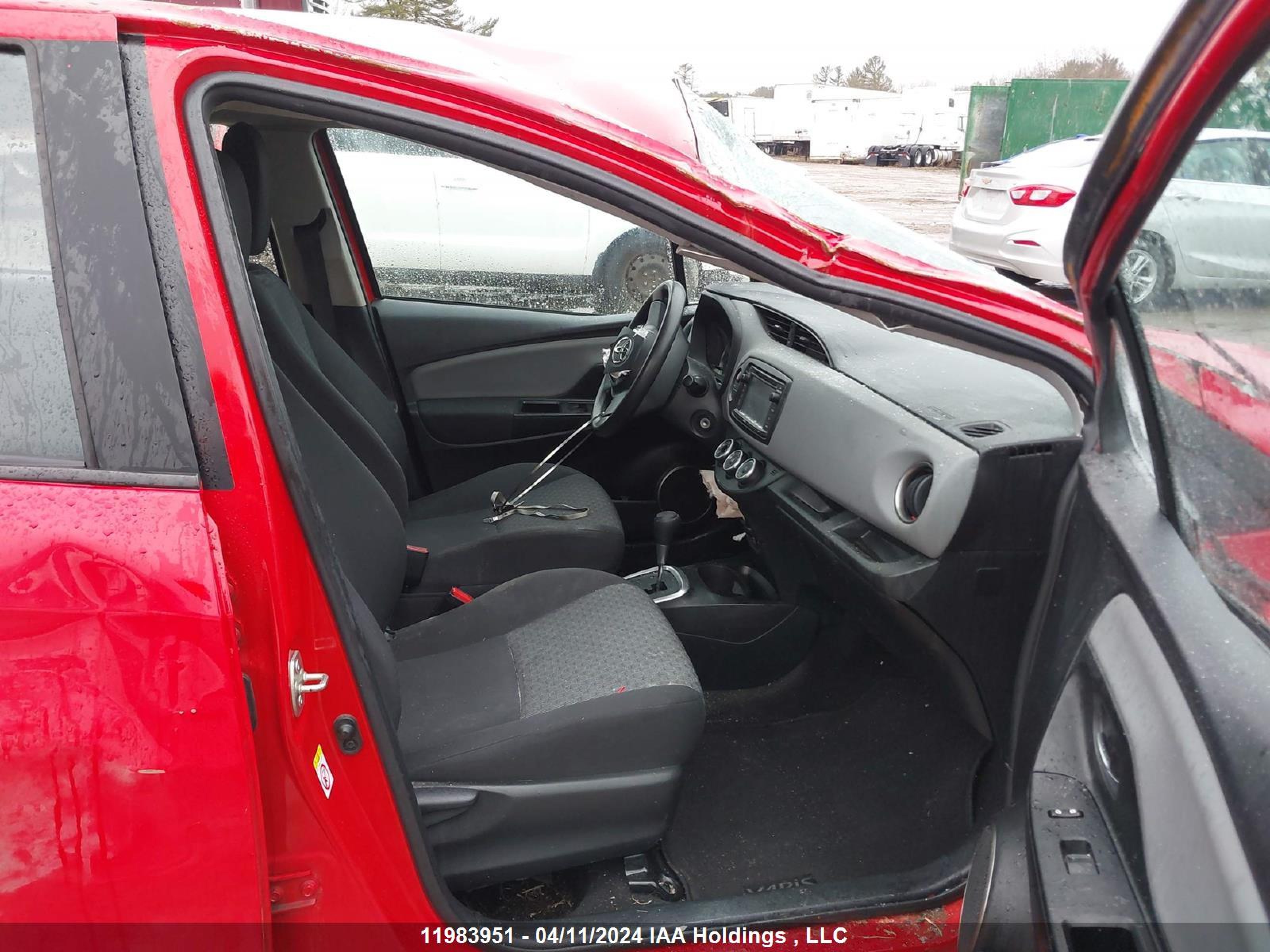 Photo 4 VIN: VNKKTUD33FA055497 - TOYOTA YARIS 