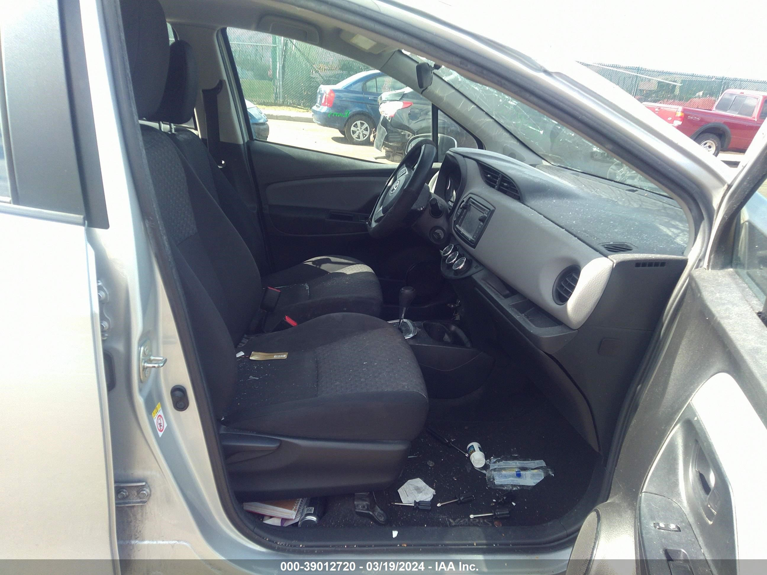 Photo 4 VIN: VNKKTUD34HA079181 - TOYOTA YARIS 