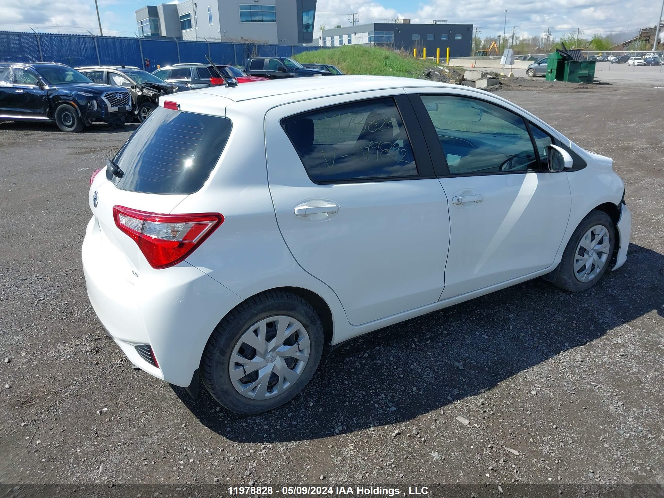 Photo 3 VIN: VNKKTUD34JA099842 - TOYOTA YARIS 