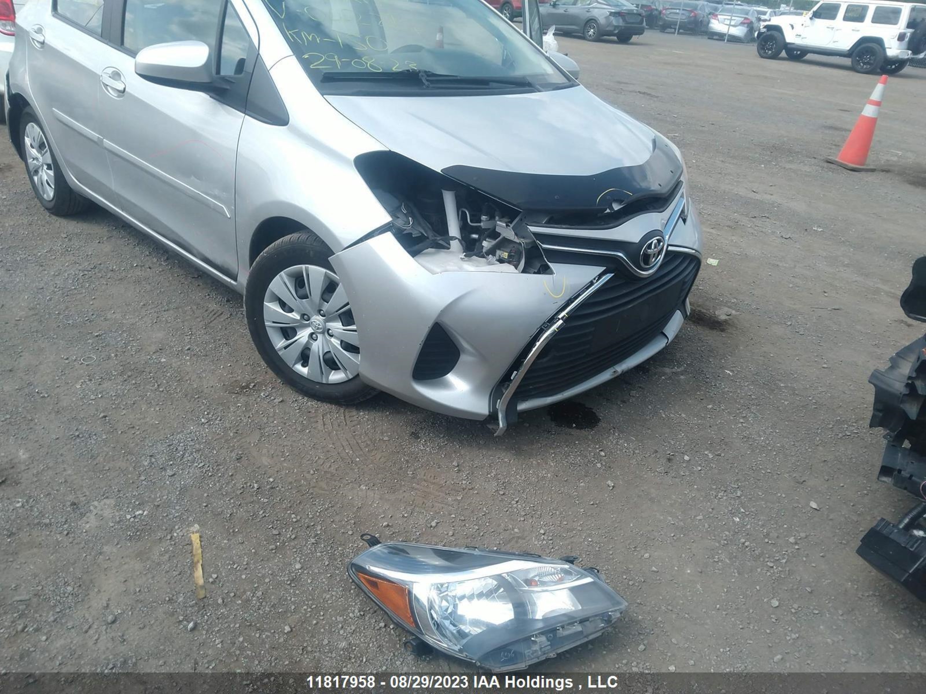 Photo 11 VIN: VNKKTUD36FA042274 - TOYOTA YARIS 