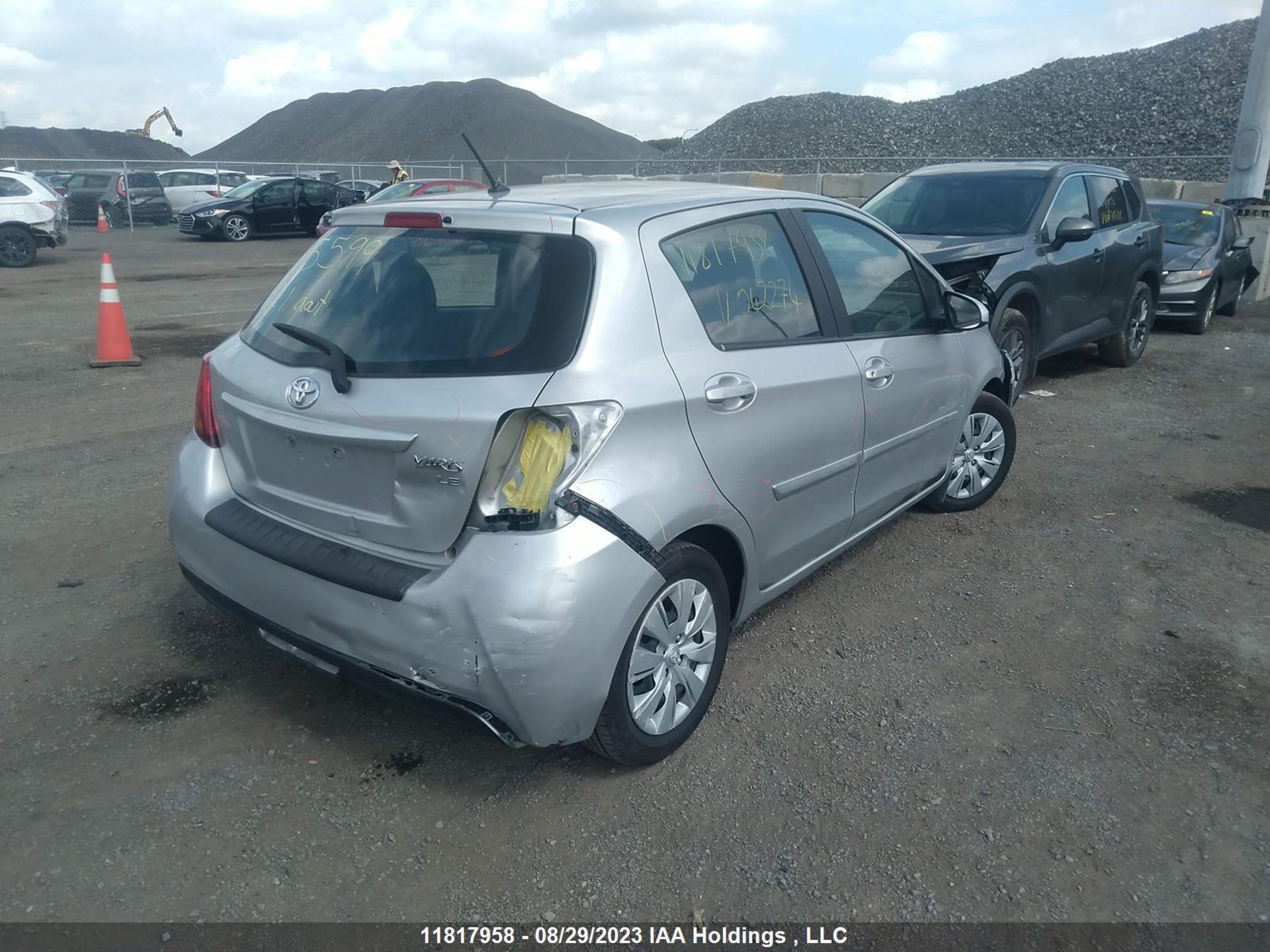 Photo 3 VIN: VNKKTUD36FA042274 - TOYOTA YARIS 