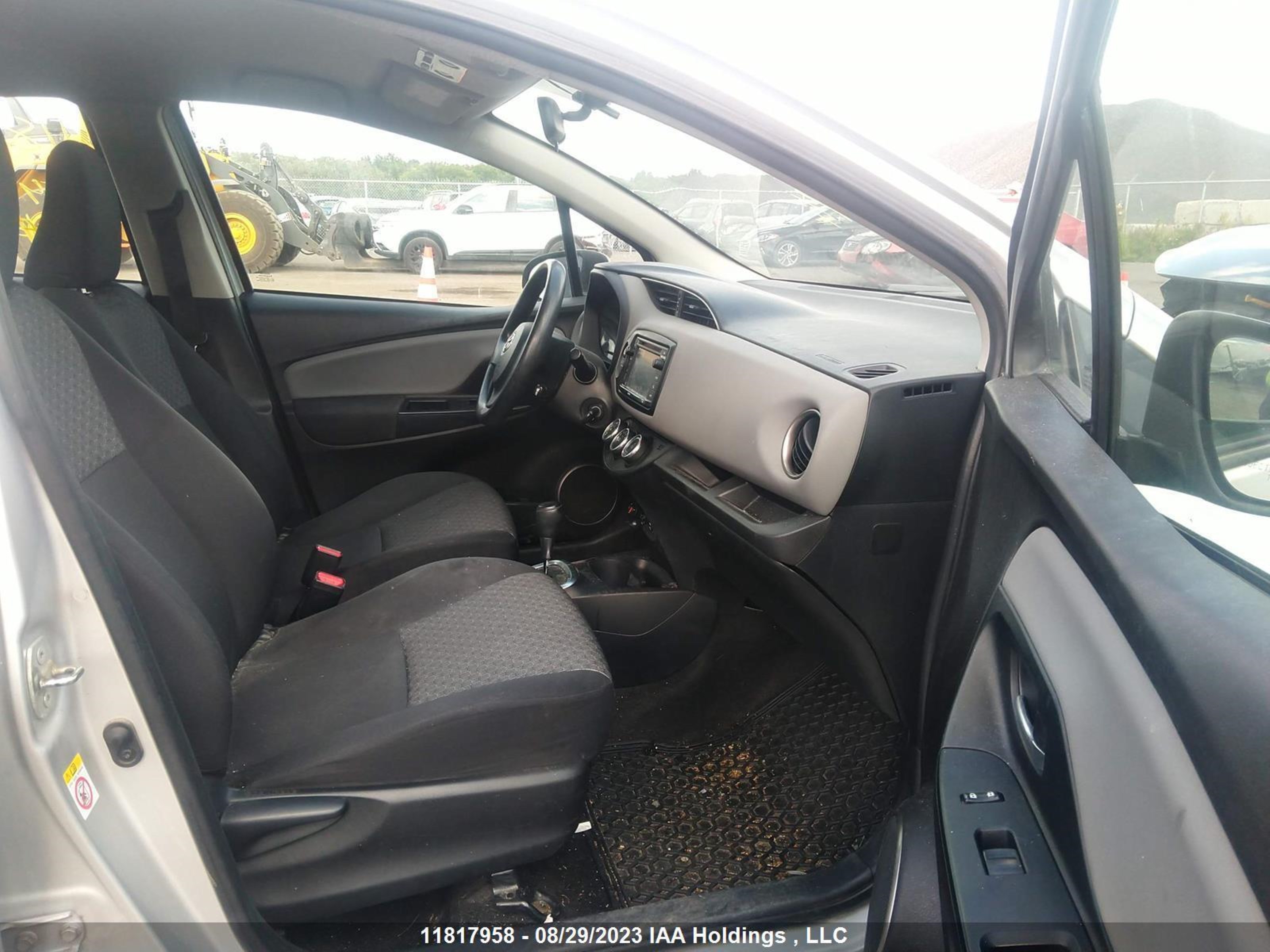 Photo 4 VIN: VNKKTUD36FA042274 - TOYOTA YARIS 