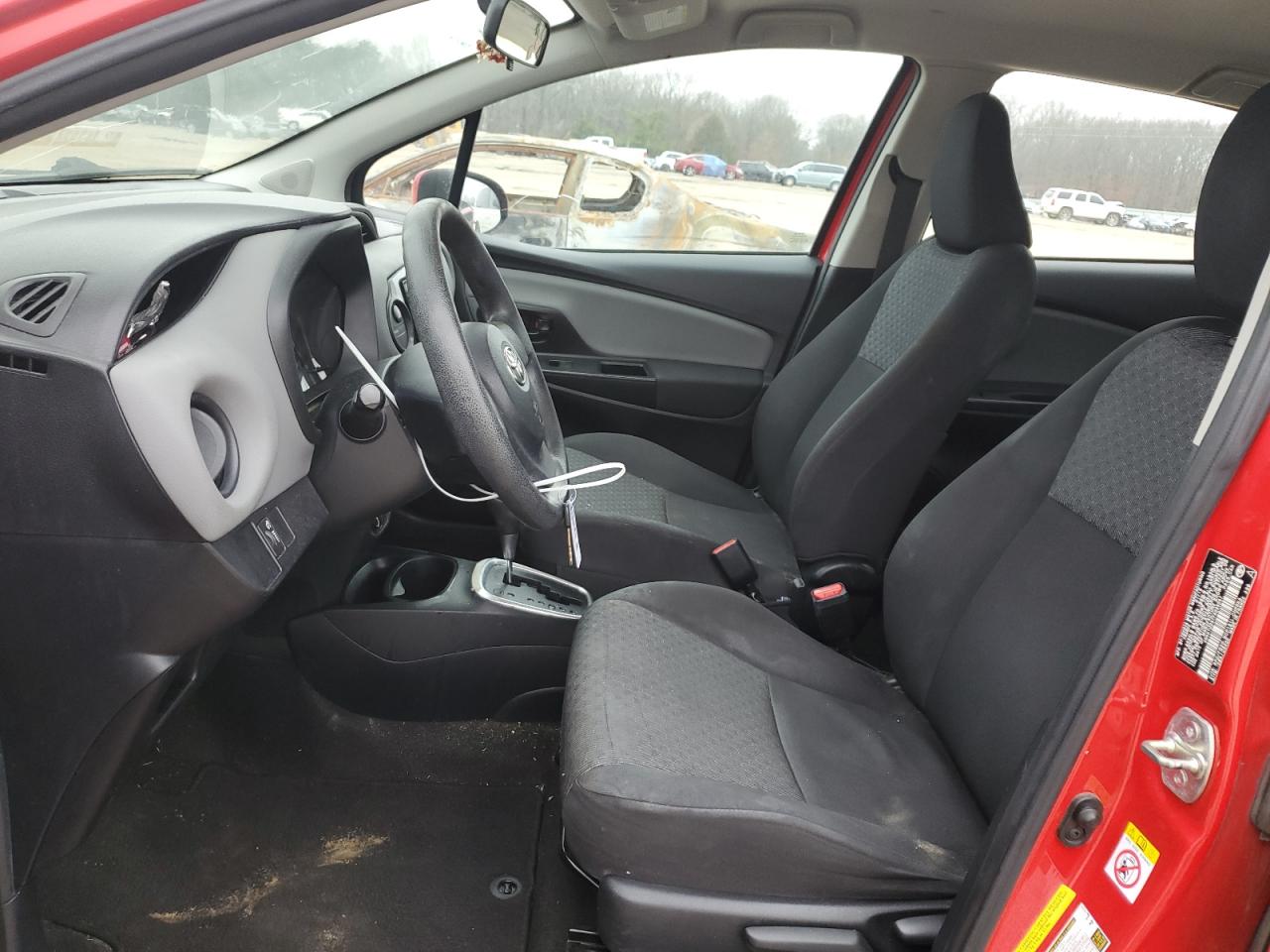 Photo 6 VIN: VNKKTUD37FA035057 - TOYOTA YARIS 