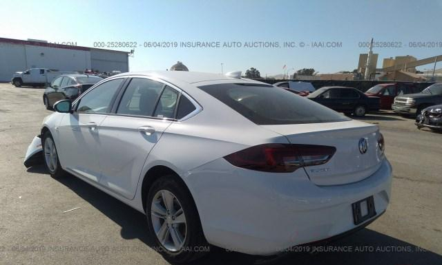 Photo 2 VIN: W04GL6SX1J1146917 - BUICK REGAL 