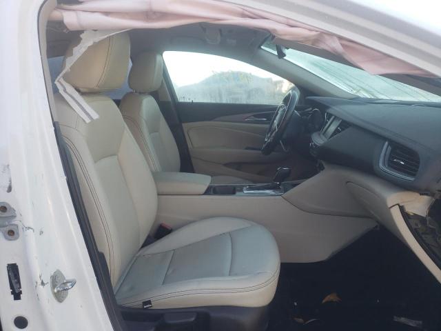 Photo 4 VIN: W04GL6SX3J1158227 - BUICK REGAL PREF 