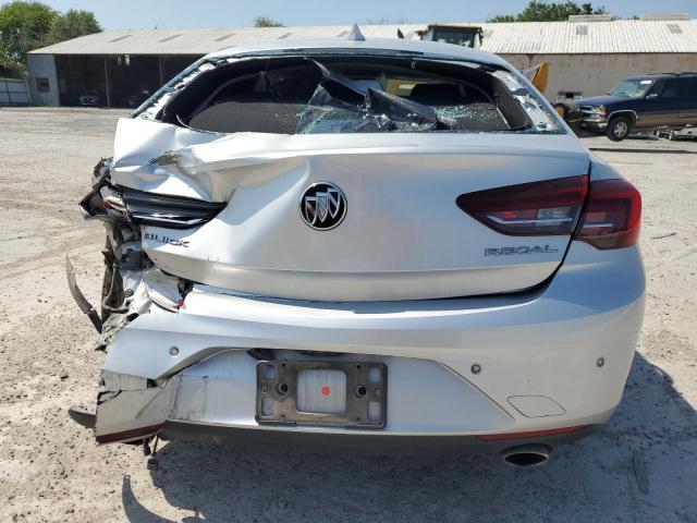 Photo 5 VIN: W04GL6SX4J1046830 - BUICK REGAL PREF 