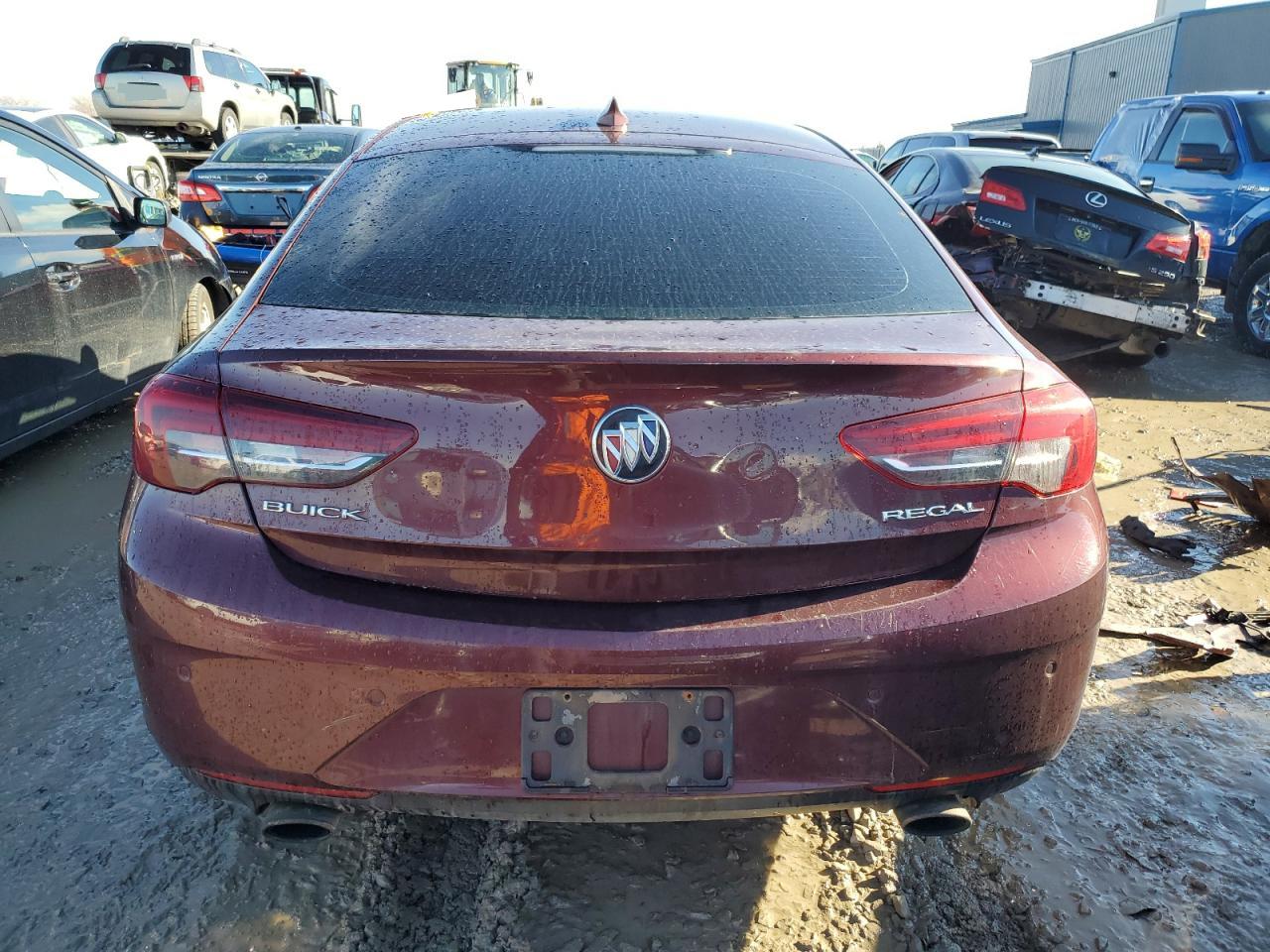 Photo 5 VIN: W04GL6SX6J1046375 - BUICK REGAL 