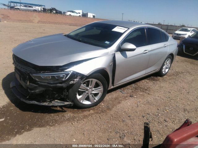 Photo 1 VIN: W04GL6SX6J1111404 - BUICK REGAL SPORTBACK 