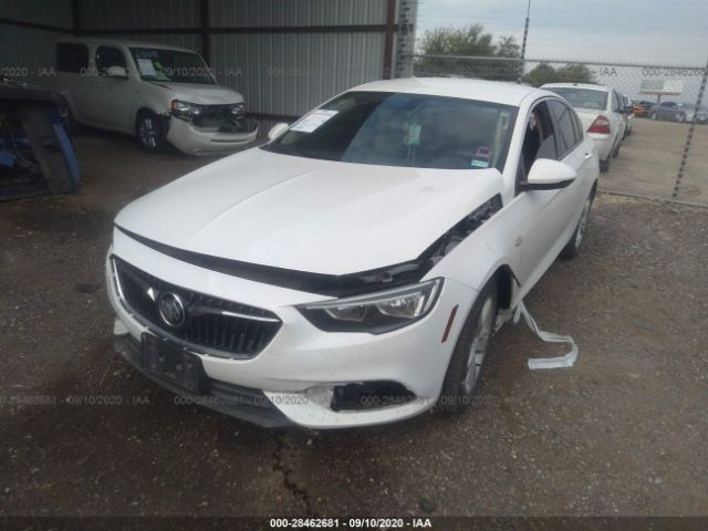 Photo 1 VIN: W04GL6SX6J1131703 - BUICK REGAL SPORTBACK 