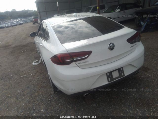 Photo 2 VIN: W04GL6SX6J1131703 - BUICK REGAL SPORTBACK 