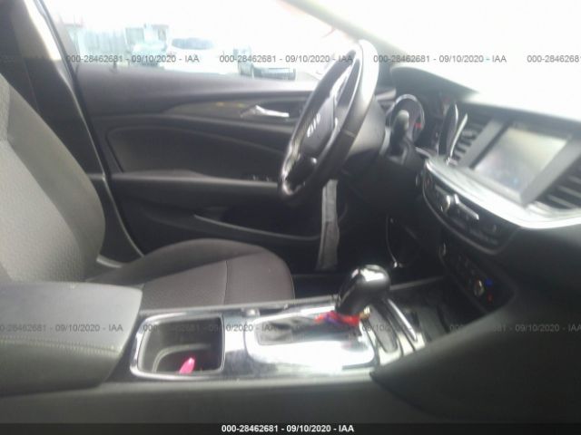 Photo 4 VIN: W04GL6SX6J1131703 - BUICK REGAL SPORTBACK 