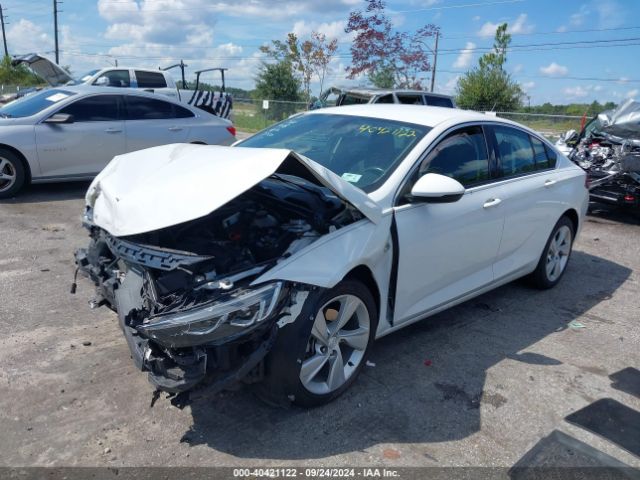 Photo 1 VIN: W04GL6SX8J1057720 - BUICK REGAL 