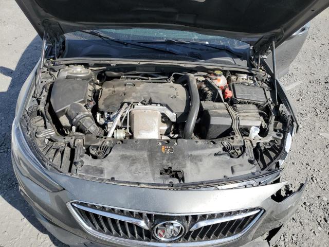 Photo 10 VIN: W04GL6SX9J1110134 - BUICK REGAL PREF 