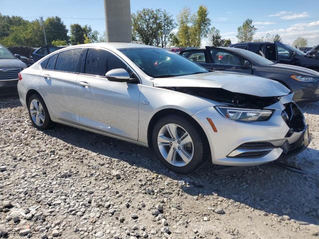 Photo 3 VIN: W04GL6SXXJ1090542 - BUICK REGAL PREF 