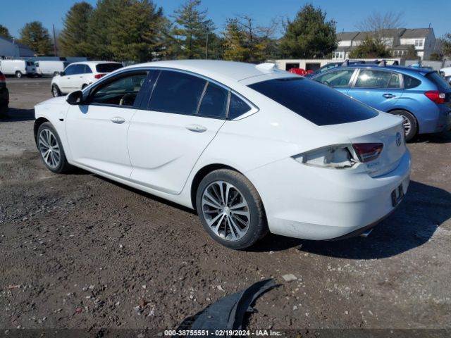 Photo 2 VIN: W04GM6SX5J1128336 - BUICK REGAL SPORTBACK 