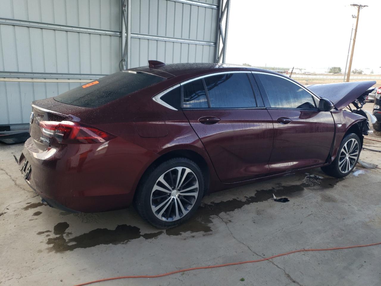 Photo 2 VIN: W04GM6SX8J1147074 - BUICK REGAL 