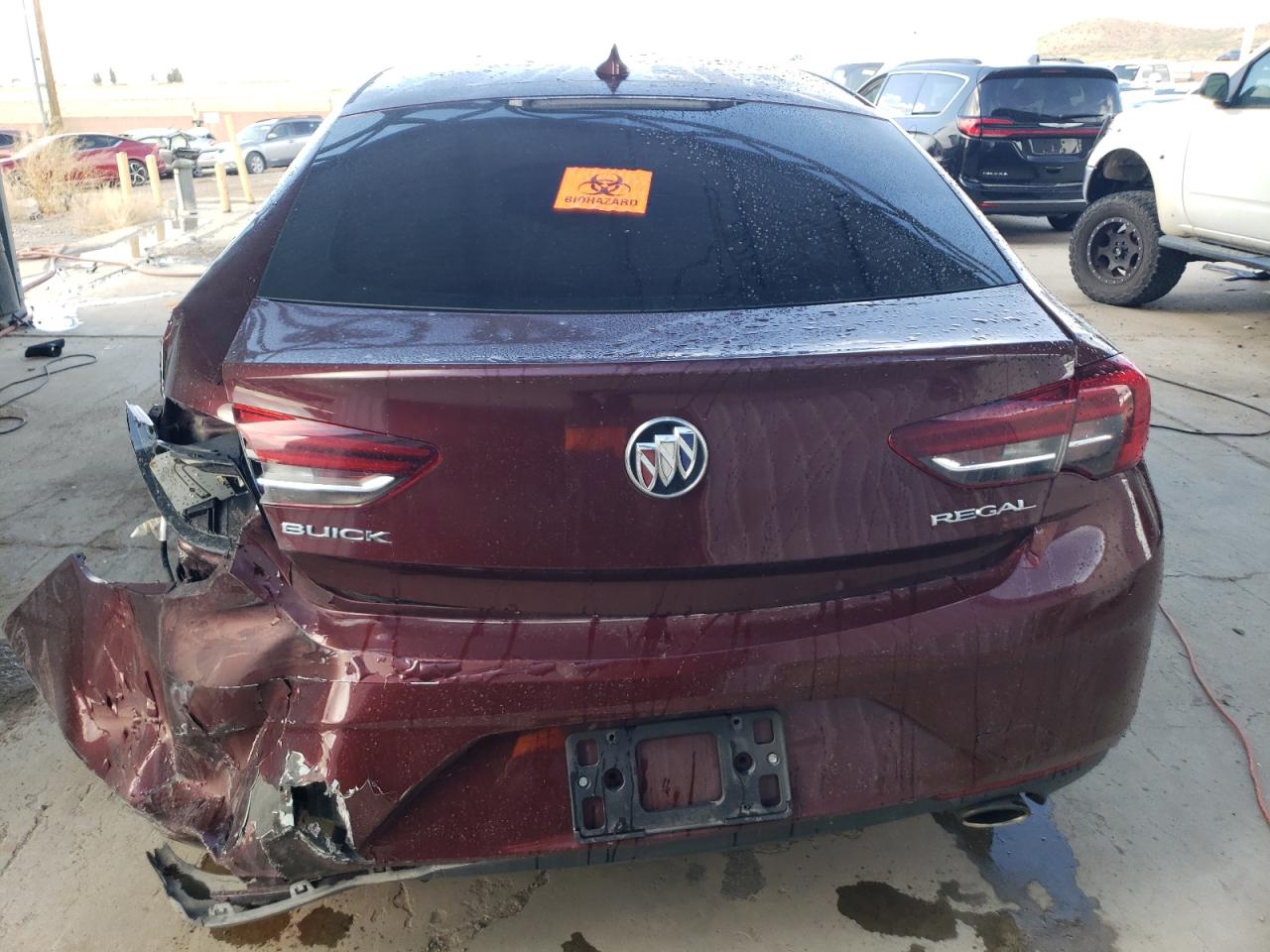 Photo 5 VIN: W04GM6SX8J1147074 - BUICK REGAL 