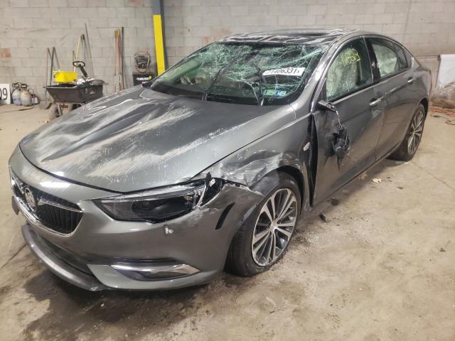 Photo 1 VIN: W04GM6SX9J1065600 - BUICK REGAL PREF 